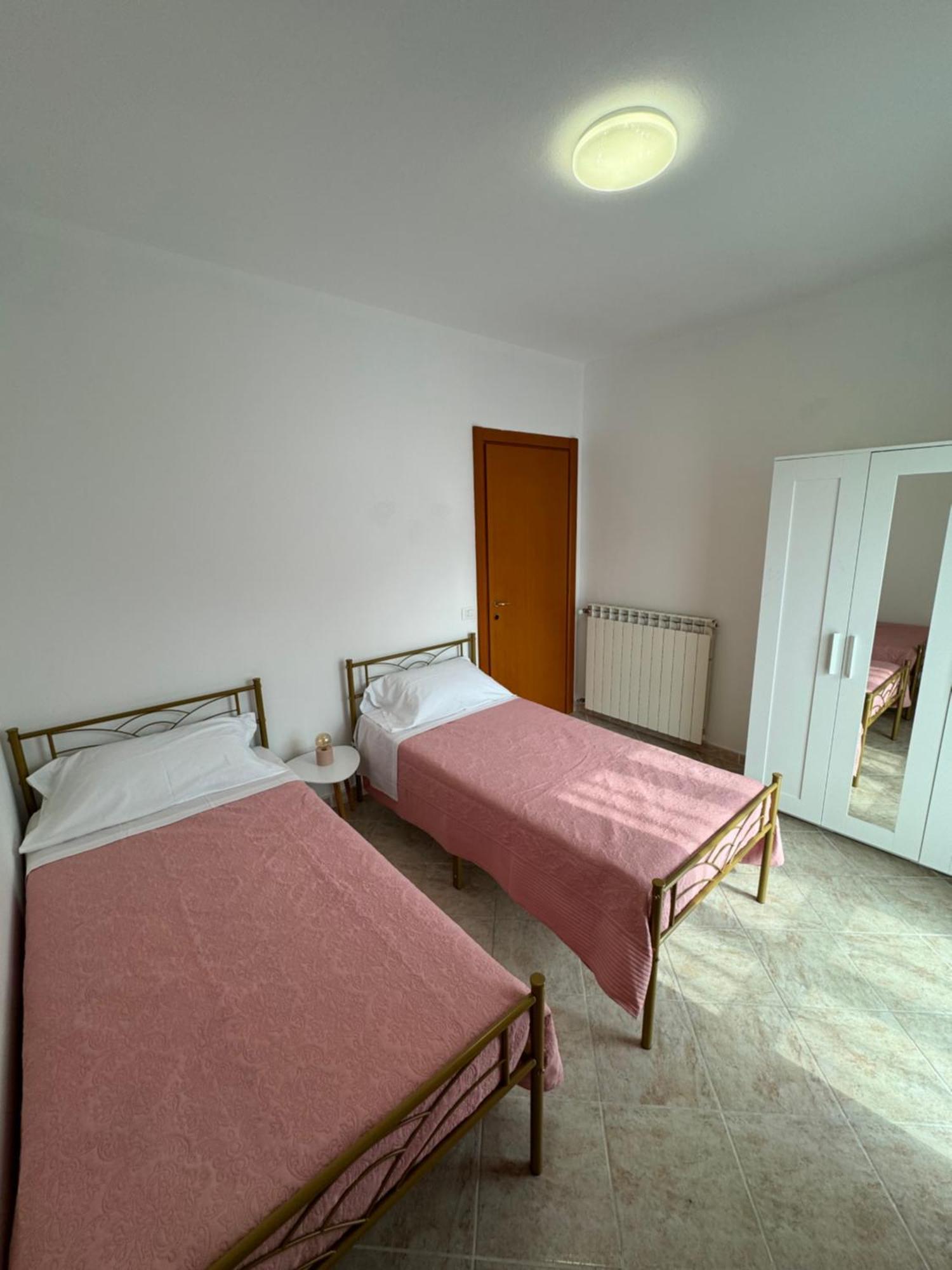 Serravalle Shop&Stay Serravalle Scrivia Kültér fotó