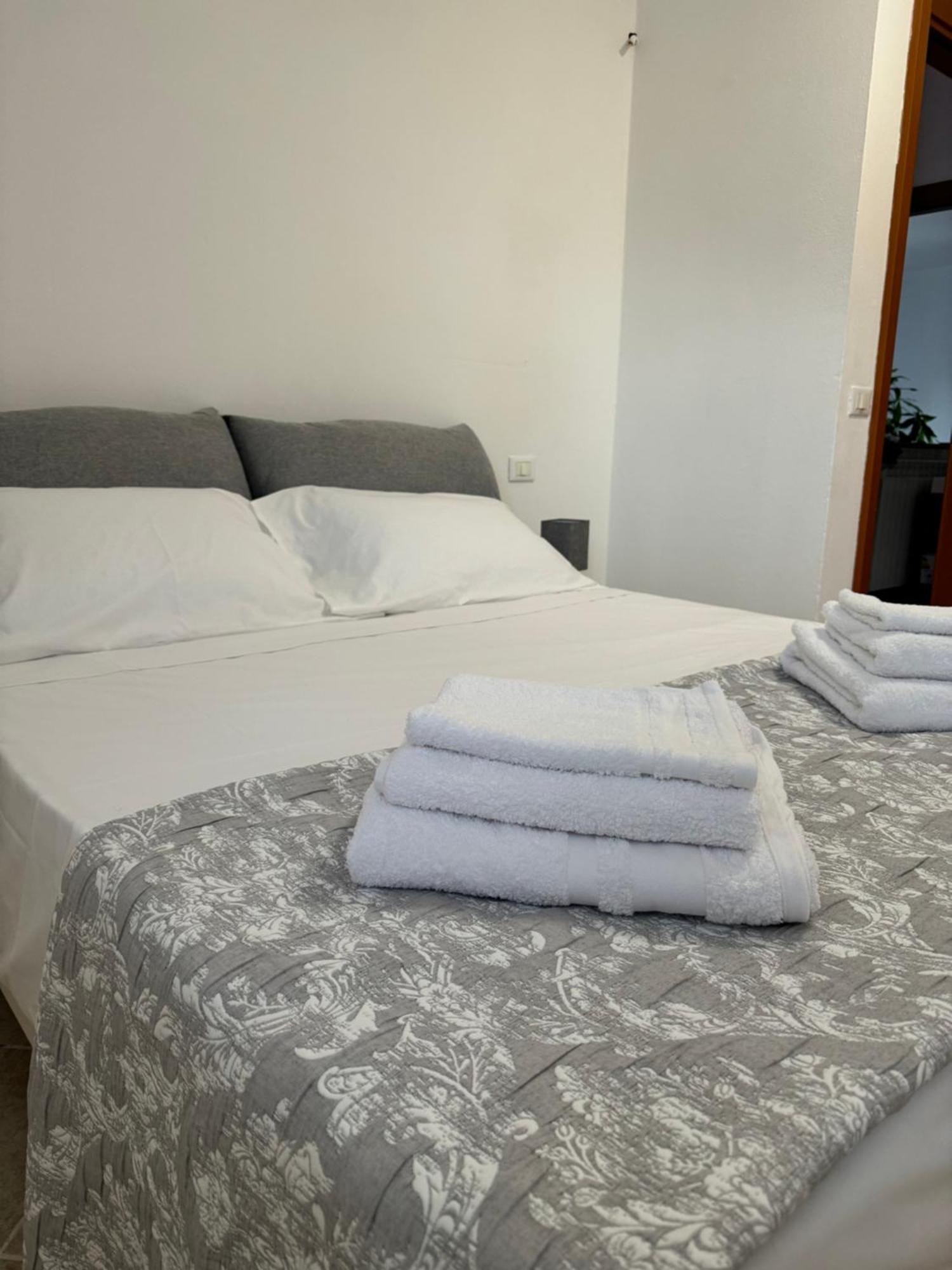 Serravalle Shop&Stay Serravalle Scrivia Kültér fotó